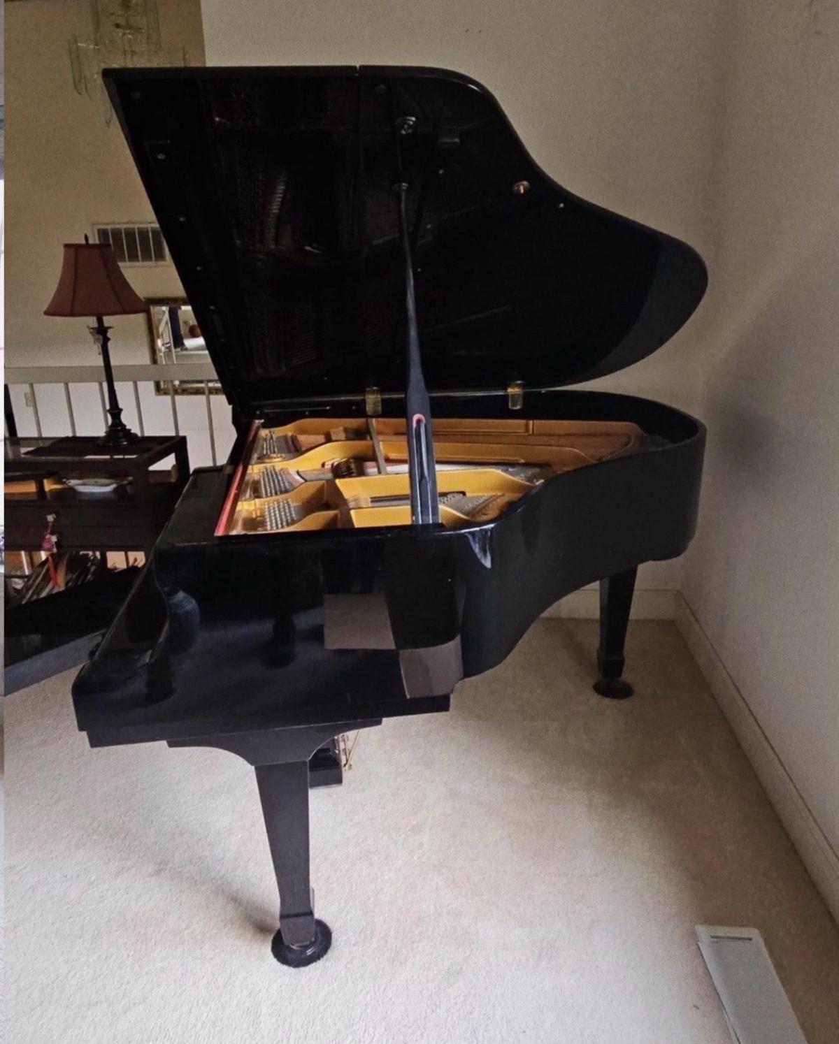 Young Chang G157 Satin Ebony Polish BabyGrand Piano 52