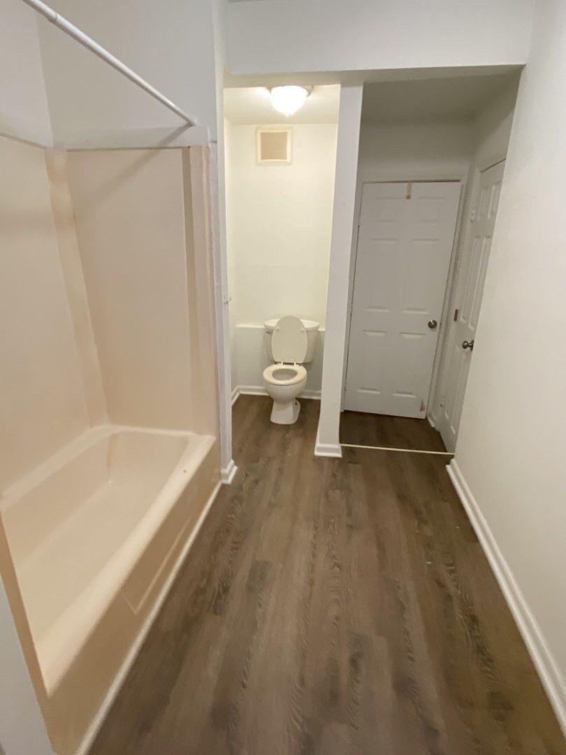 2 bd 1 ba 700 Sq Ft  Available Now